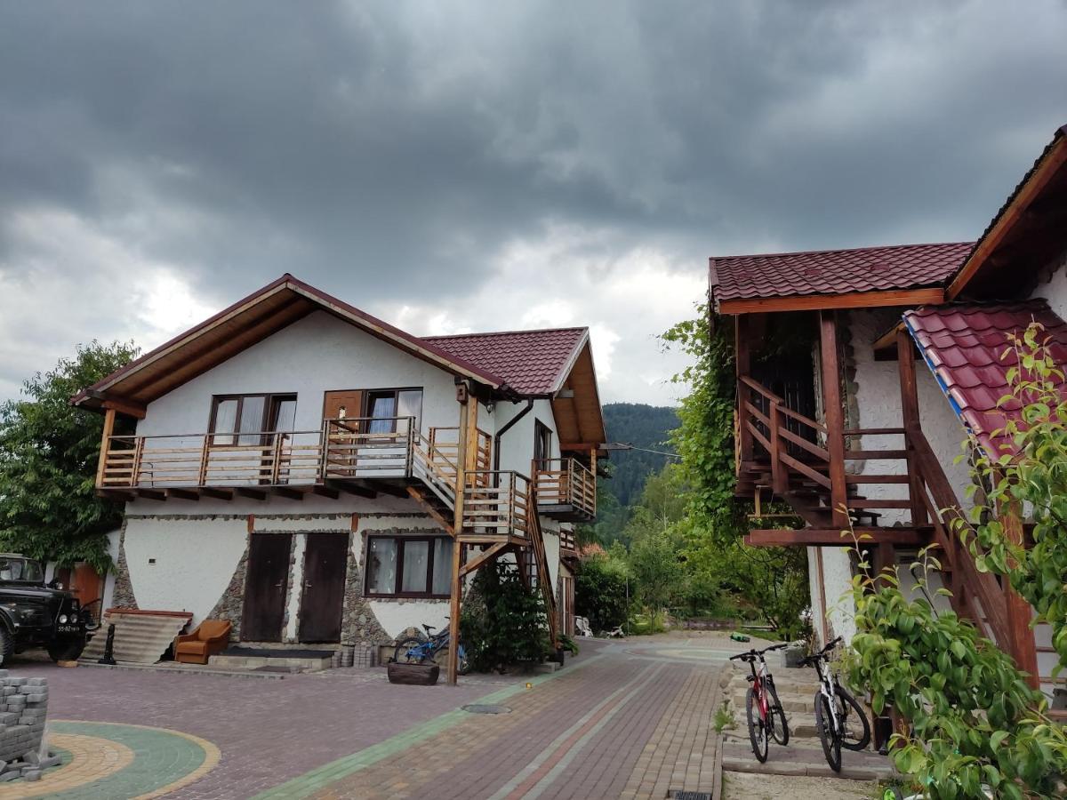Апартаменти "У Кузьмича" 2 Mykulychyn Extérieur photo