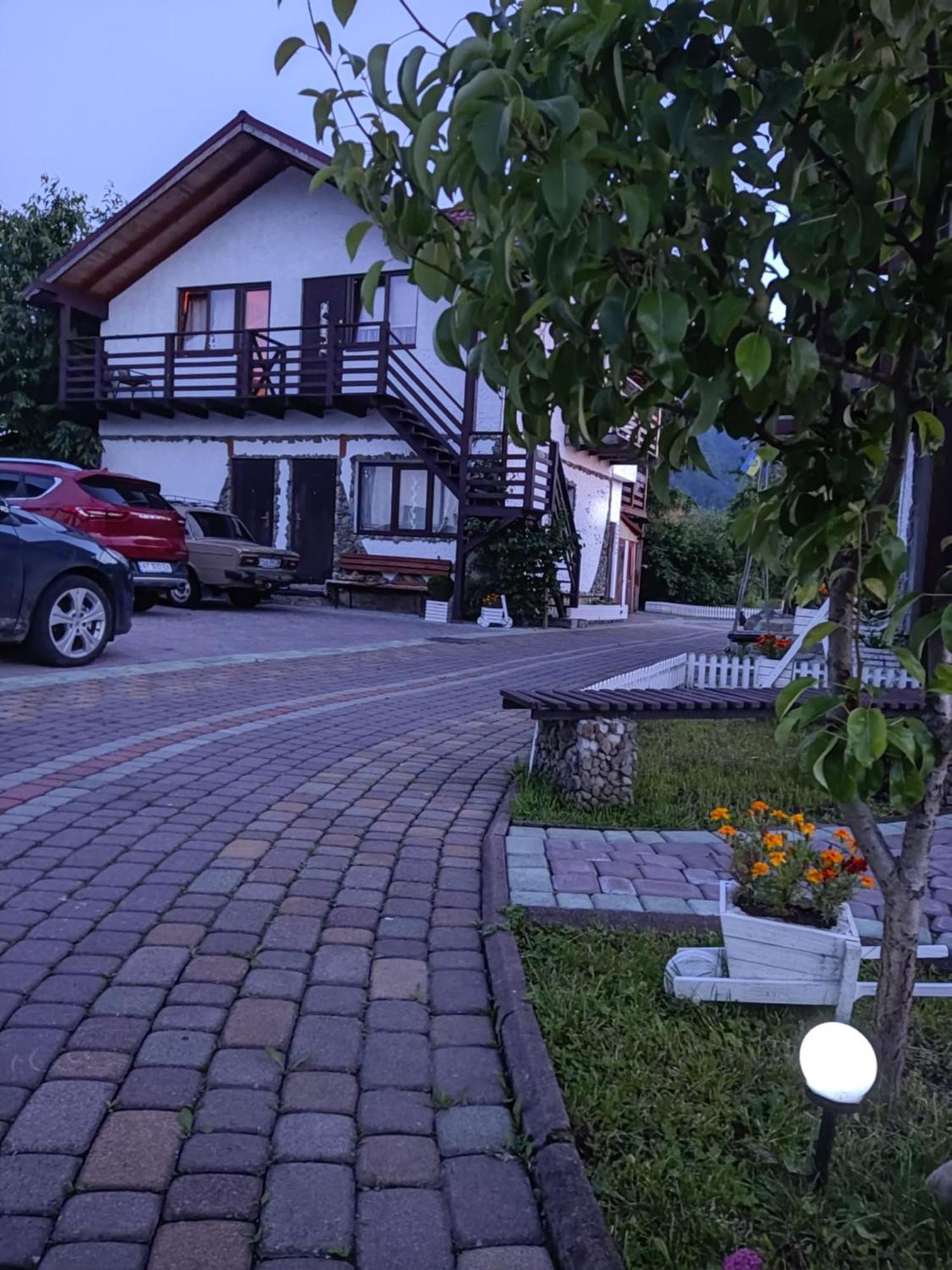 Апартаменти "У Кузьмича" 2 Mykulychyn Extérieur photo